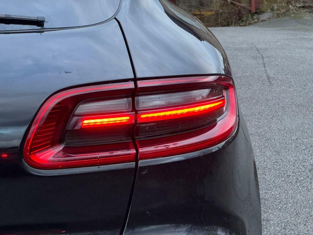 Porsche Macan 3.0 V6 S Suv YC15BFR Black #4