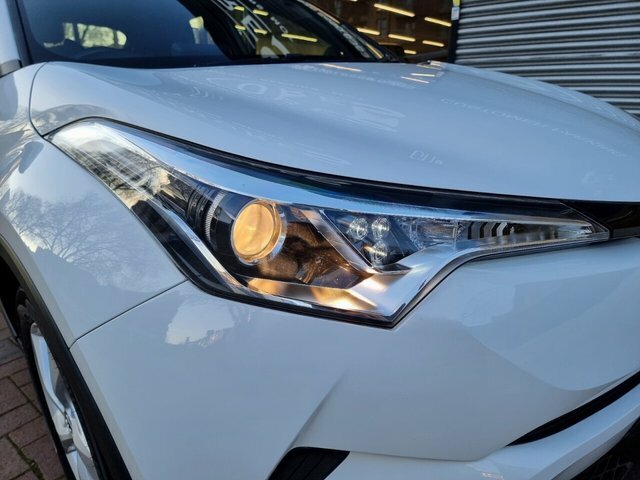 Toyota C-Hr 2019 1.8 Vvt-h Icon Suv Hybrid Cvt Euro YD69YFH White #5