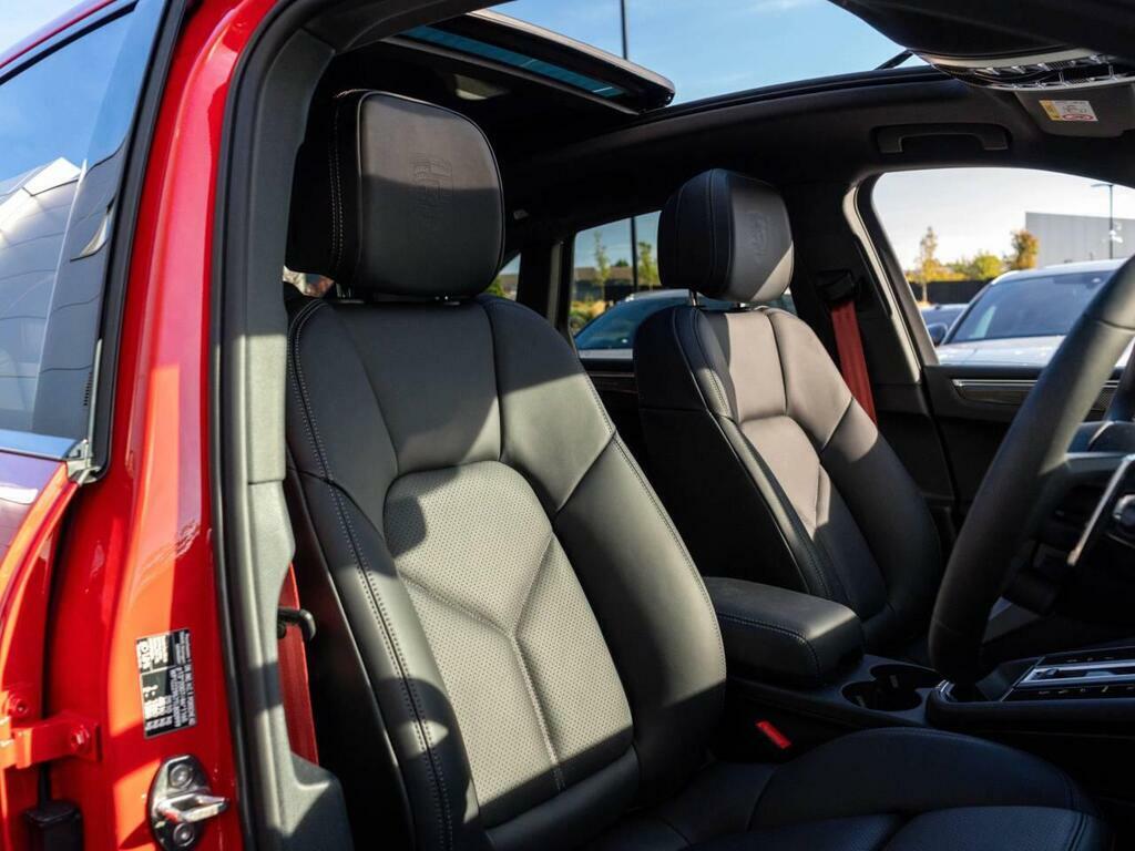 Porsche Macan High Wycombe RO75XWC Red #5
