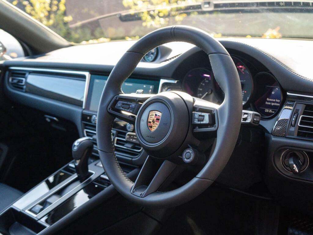 Porsche Macan High Wycombe RO75XWC Red #4