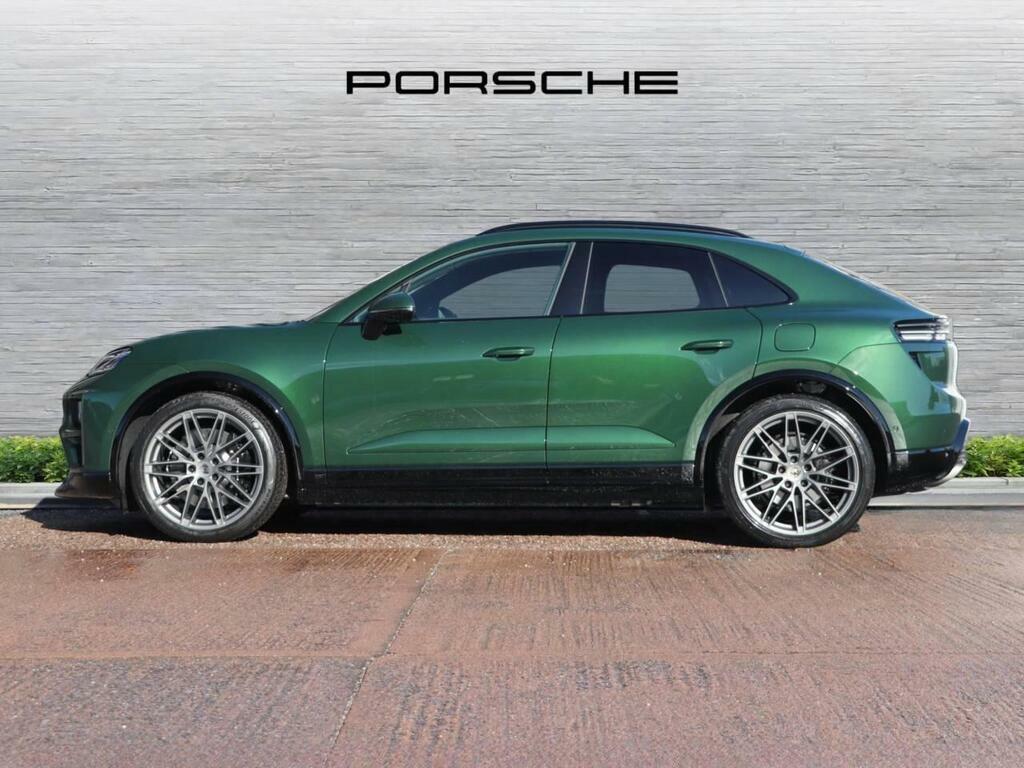 Porsche Macan Turbo Green #2