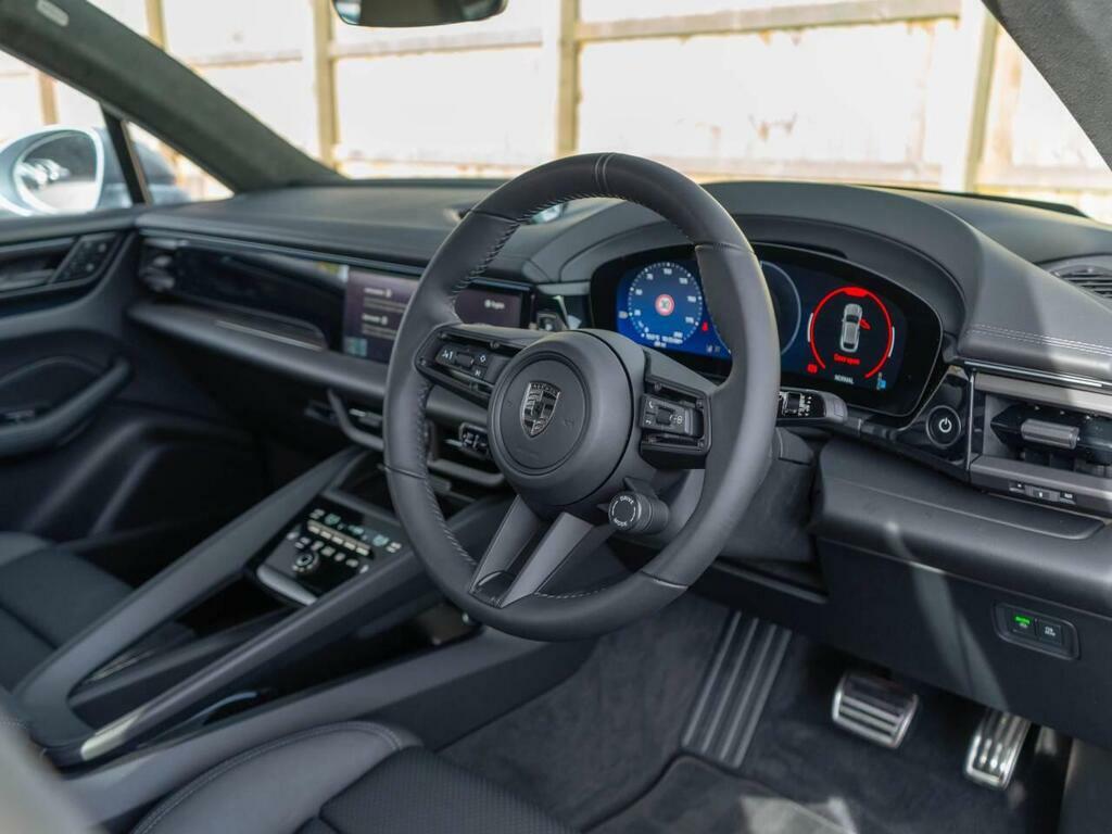 Porsche Macan Turbo  #4