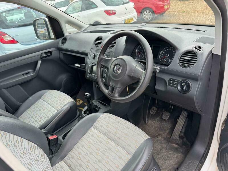 Volkswagen Caddy Maxi 1.6 Tdi Bluemotion Tech SJ12XCR White #6