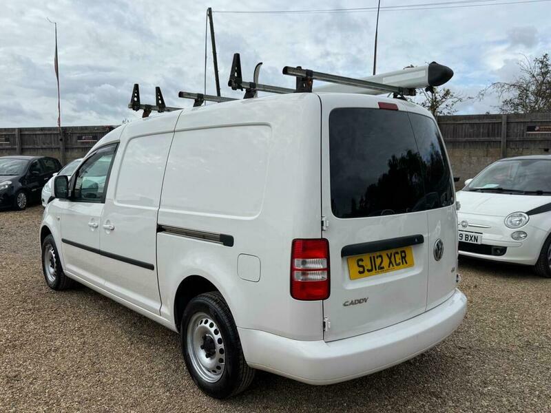 Volkswagen Caddy Maxi 1.6 Tdi Bluemotion Tech SJ12XCR White #2