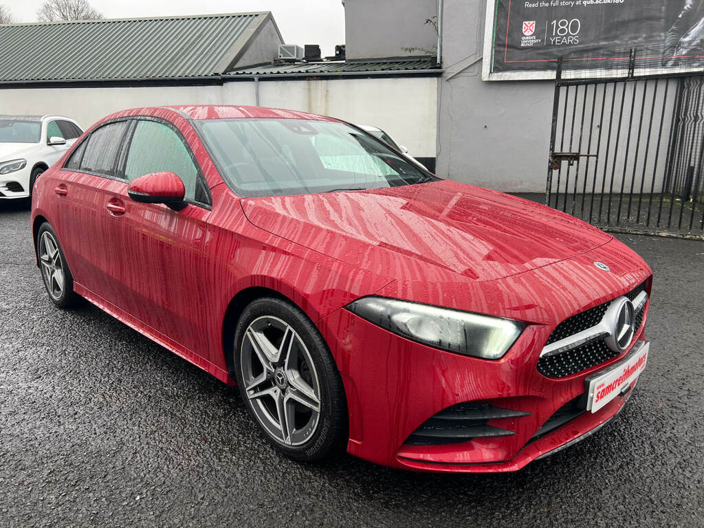 Mercedes-Benz A Class A180d 2.0 Amg Line Red