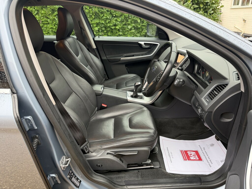 Volvo XC60 2.0 Se Nav D4 FD17BOH Blue #4
