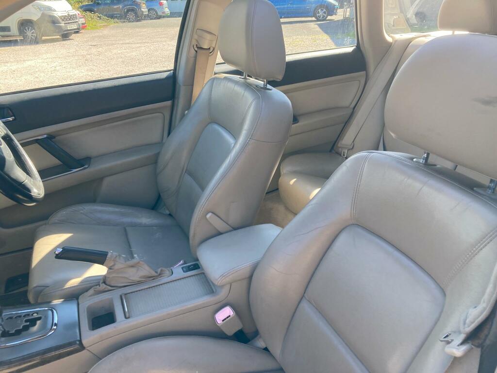 Subaru Outback 3.0 R Gold #10