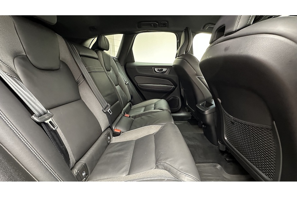 Volvo XC60 B4 Mhev R-design KR69UYY Red #6