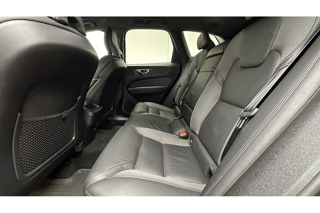 Volvo XC60 B4 Mhev R-design KR69UYY Red #4