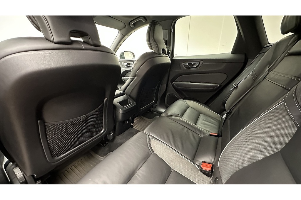 Volvo XC60 B4 Mhev R-design KR69UYY Red #5
