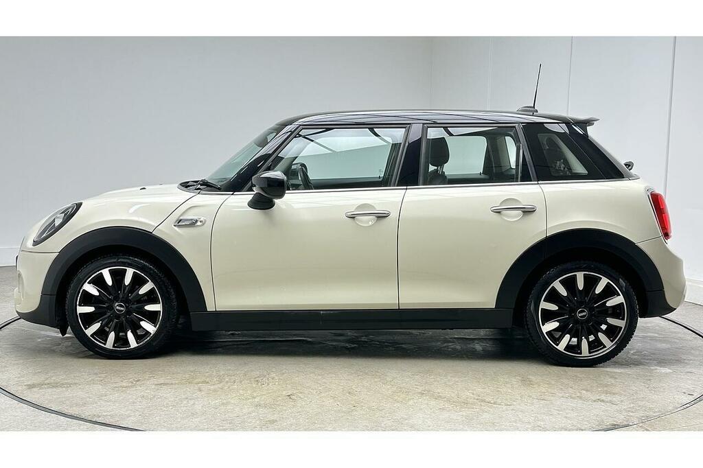 Mini Hatch Cooper S Exclusive LM70VCY White #5