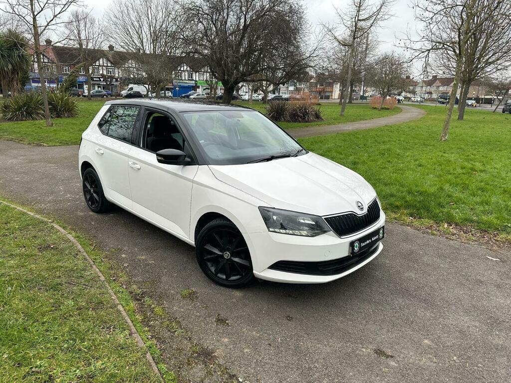 Skoda Fabia Hatchback 1.0 Colour Edition 201717 White