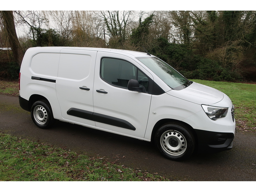 Vauxhall Combo 1.5 Turbo D 2300 Prime Panel Van 6Dr L DV24SNZ White #3