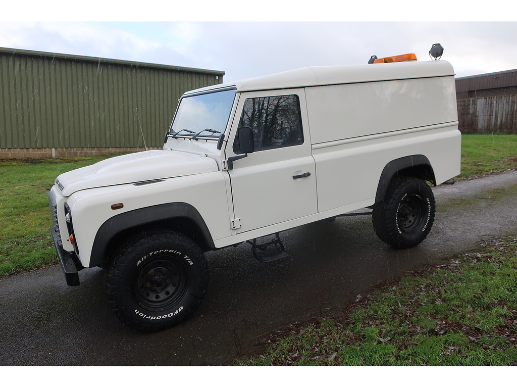 Land Rover Defender 110 2.4 Tdci Hard Top 4Wd Mwb Euro 4 12 White