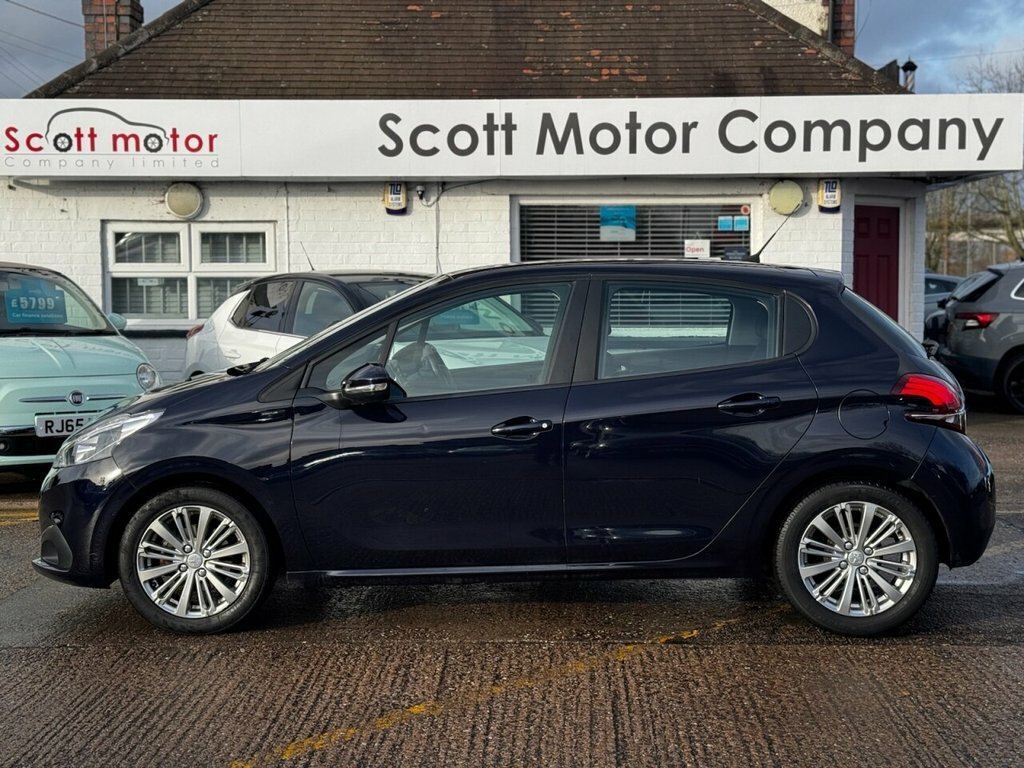 Peugeot 208 1.2L Signature BC68CXH Blue #5