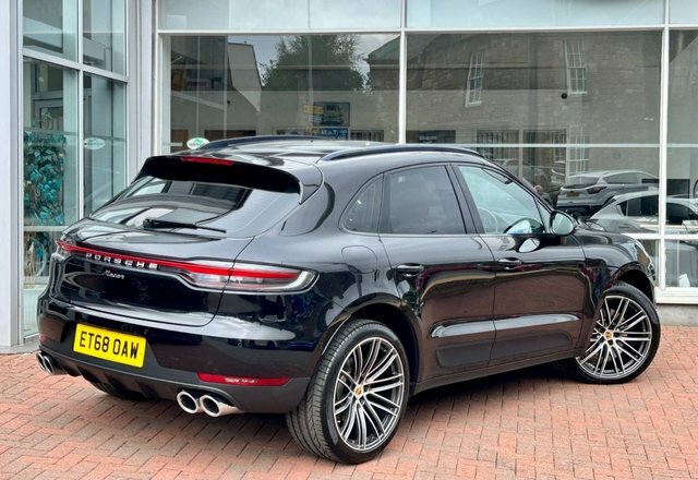 Porsche Macan 2.0T Suv ET68OAW Black #3