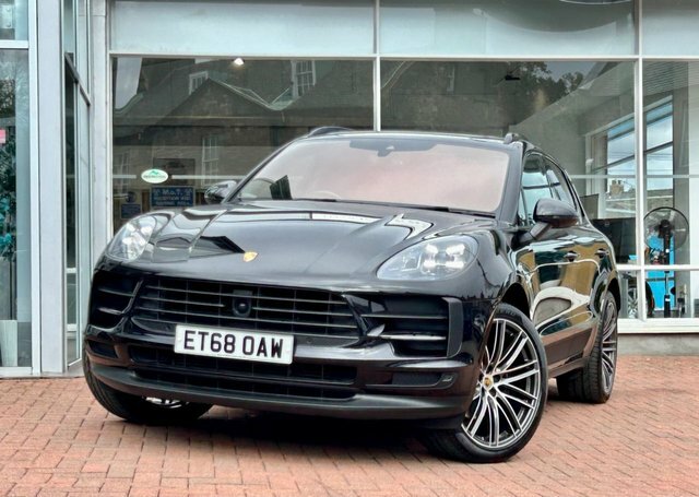 Porsche Macan 2.0T Suv ET68OAW Black #4