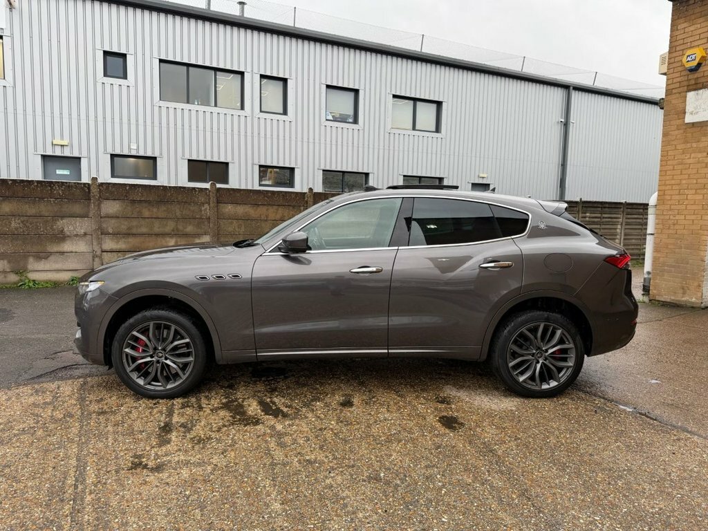 Maserati Levante 3L Sportivo Grey #5