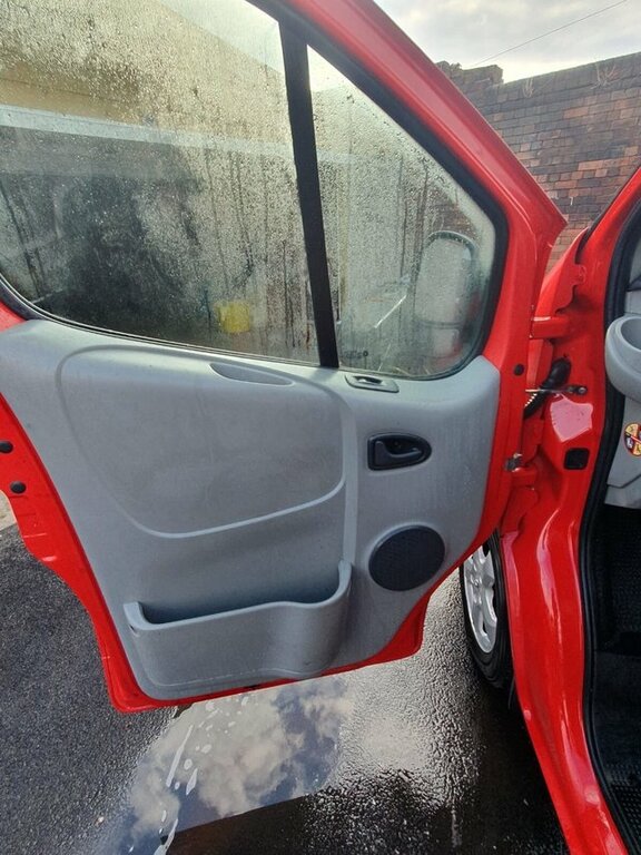 Nissan Primastar 2L Se White #15