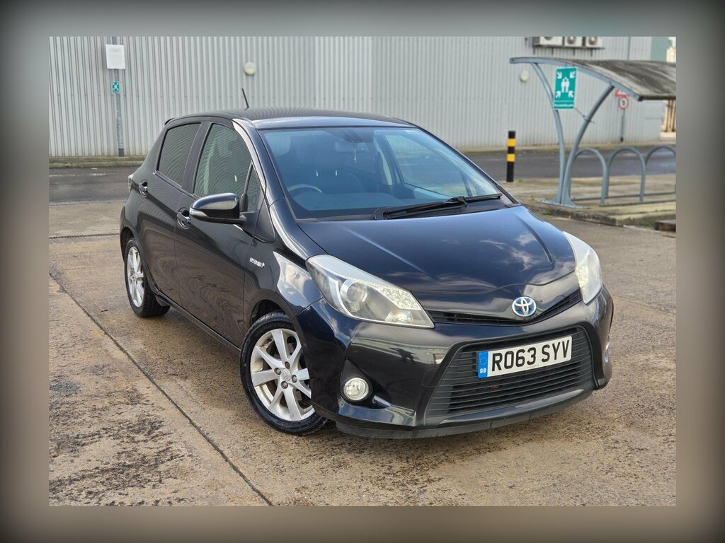 Toyota Yaris 1.5 Vvt-h T Spirit Cvt Euro 5 RO63SYV Black #3