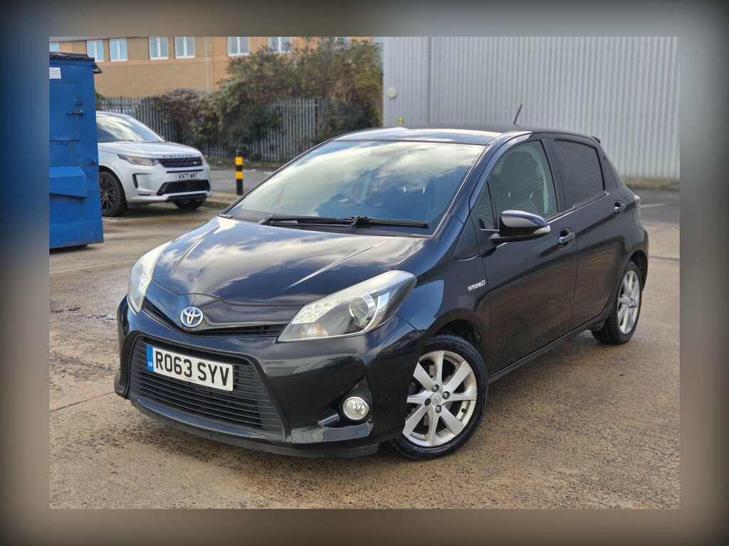Toyota Yaris 1.5 Vvt-h T Spirit Cvt Euro 5 RO63SYV Black #2