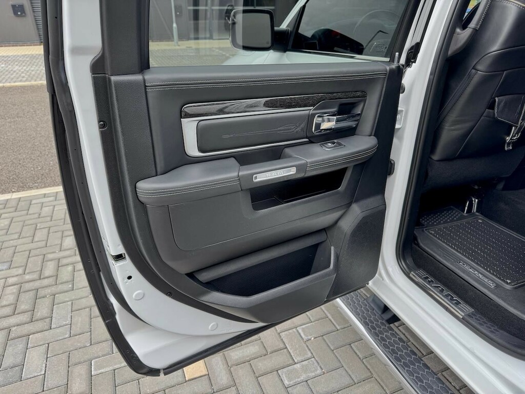 Dodge RAM 1500 Sport 4X4  #11