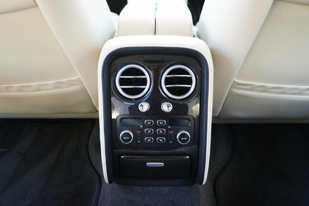 Bentley Flying Spur Saloon #67