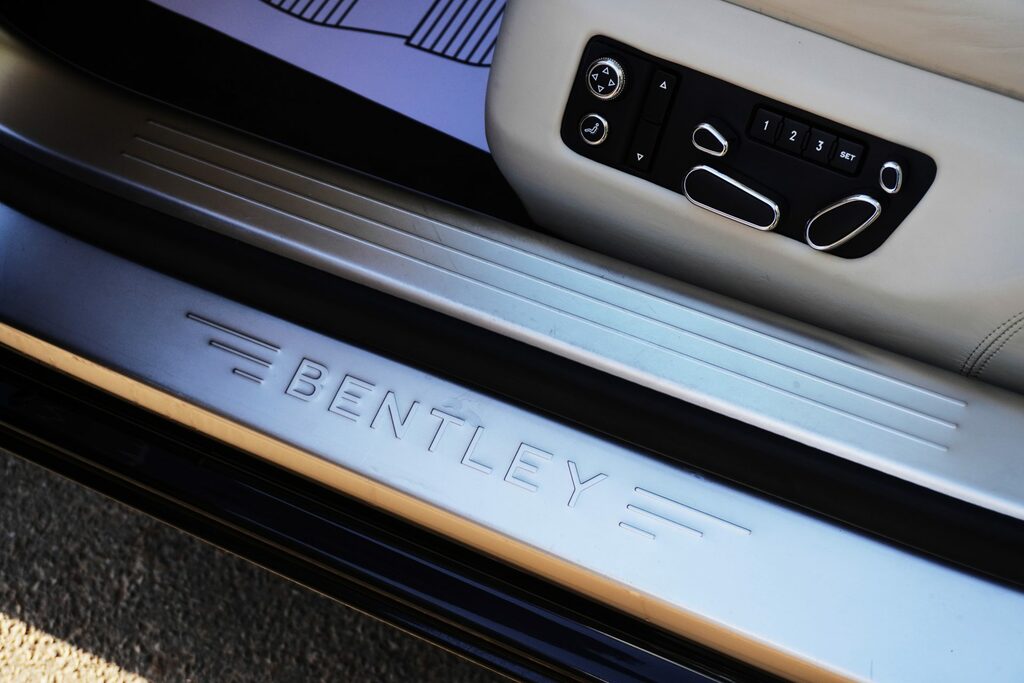 Bentley Flying Spur Saloon #54