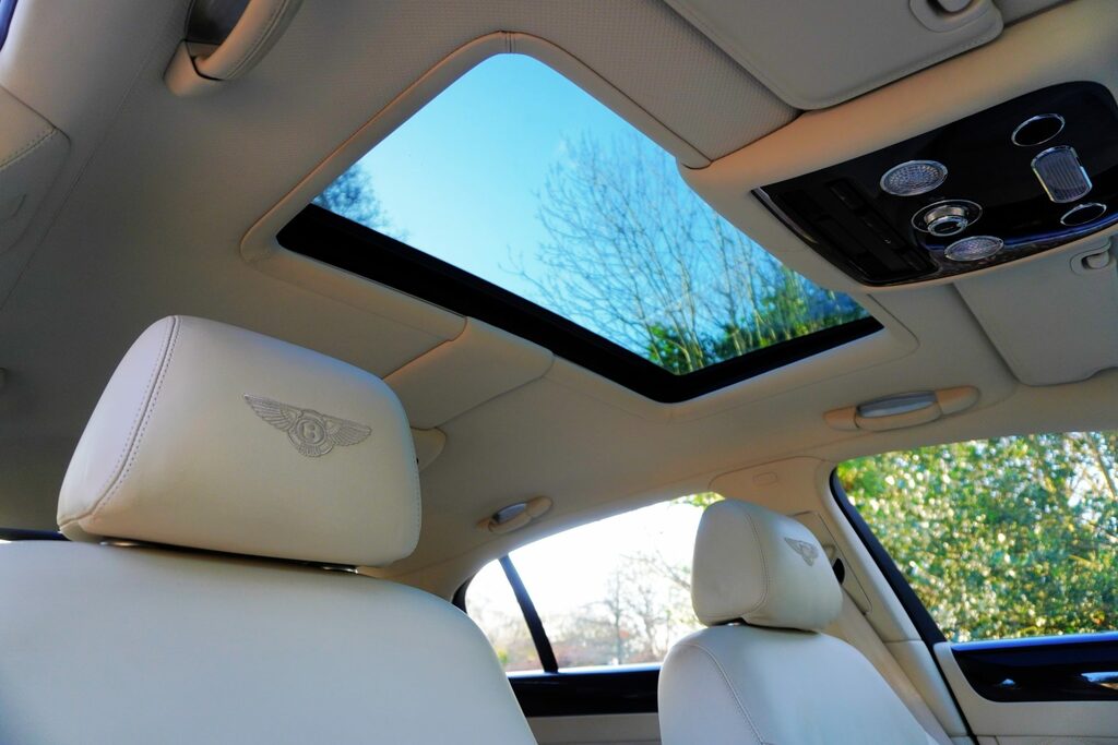 Bentley Flying Spur Saloon #19