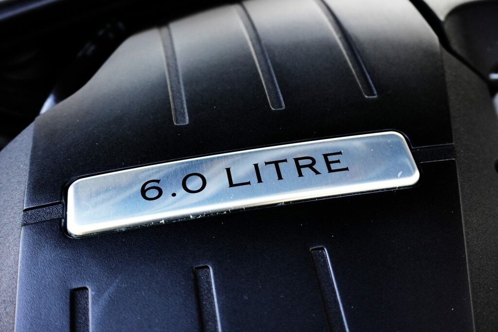 Bentley Flying Spur Saloon #75