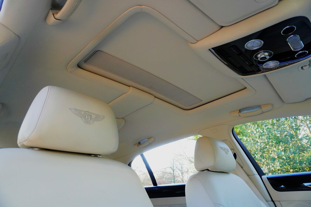 Bentley Flying Spur Saloon #18