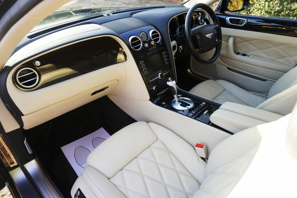 Bentley Flying Spur Saloon #50