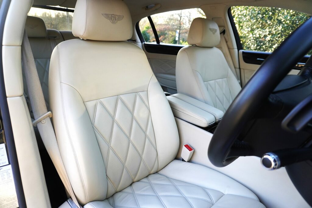 Bentley Flying Spur Saloon #15