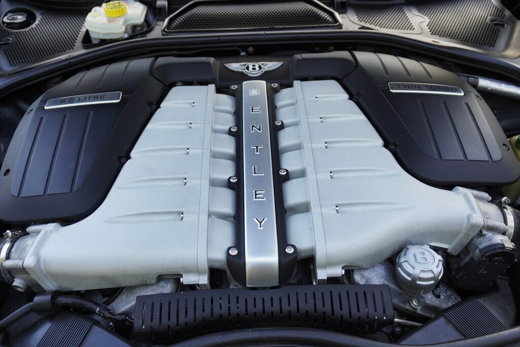 Bentley Flying Spur Saloon #74