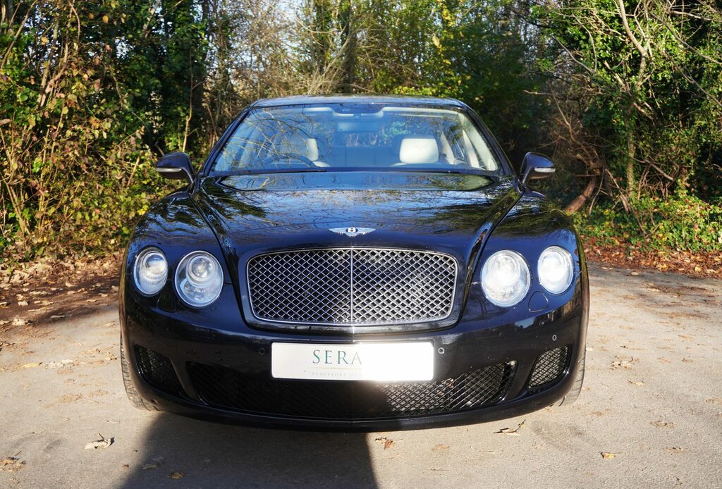 Bentley Flying Spur Saloon #8