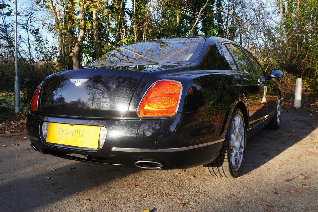 Bentley Flying Spur Saloon #5