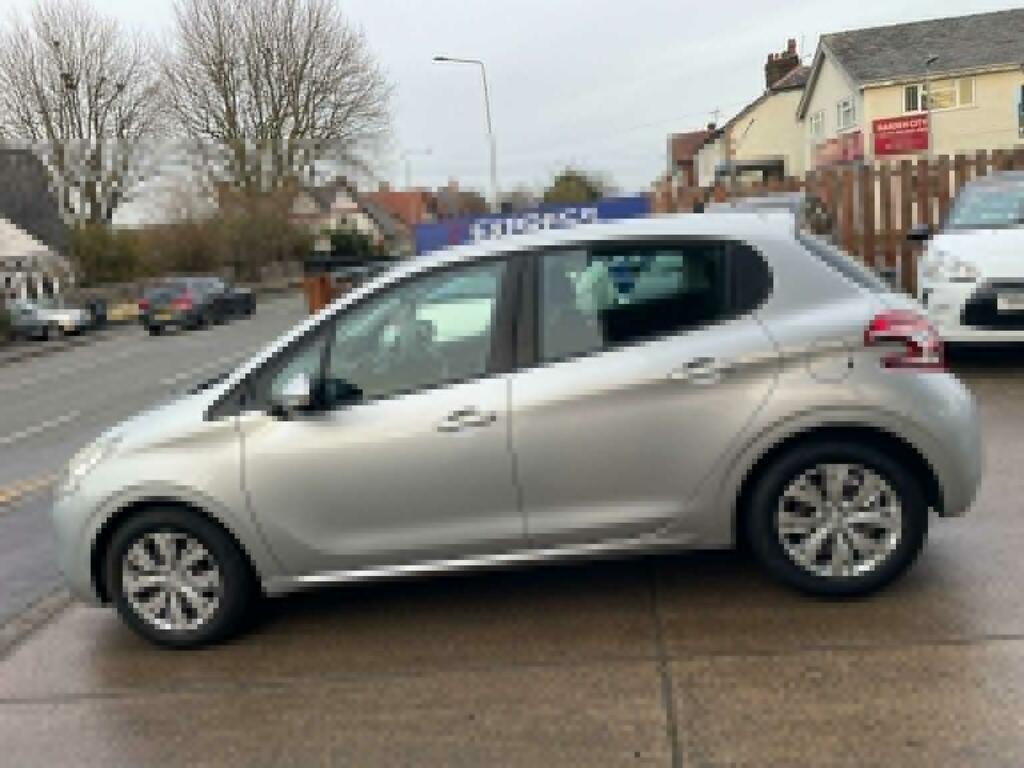 Peugeot 208 Hatchback 1.4 Hdi Access Euro 5 201319 LD63ZKJ Silver #5