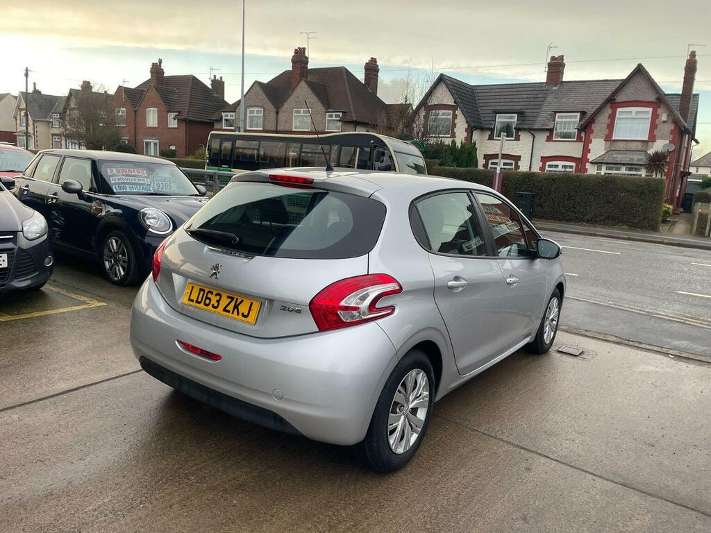 Peugeot 208 Hatchback 1.4 Hdi Access Euro 5 201319 LD63ZKJ Silver #2