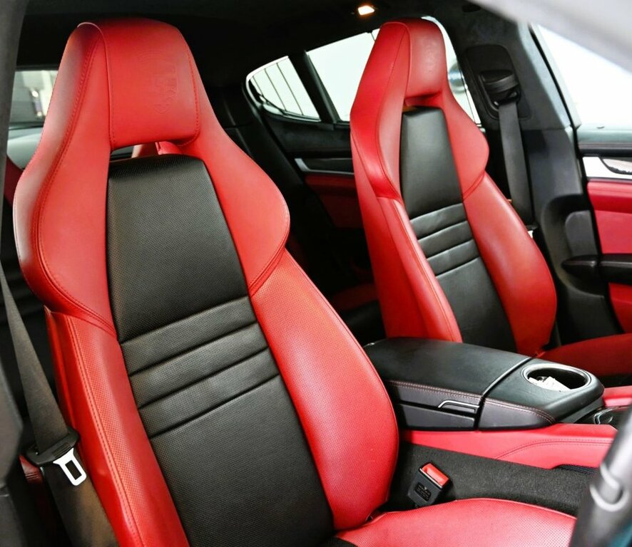 Porsche Panamera 4L Turbo S Black