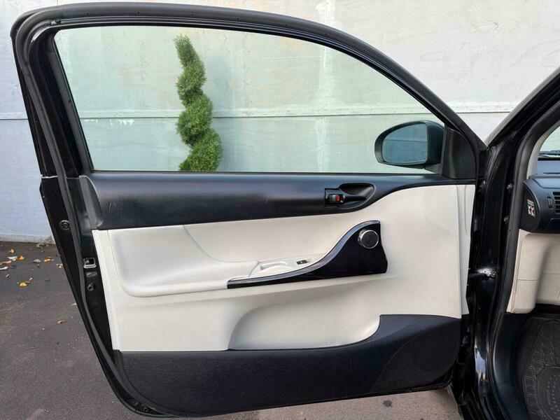 Toyota IQ Vvt-i White #20