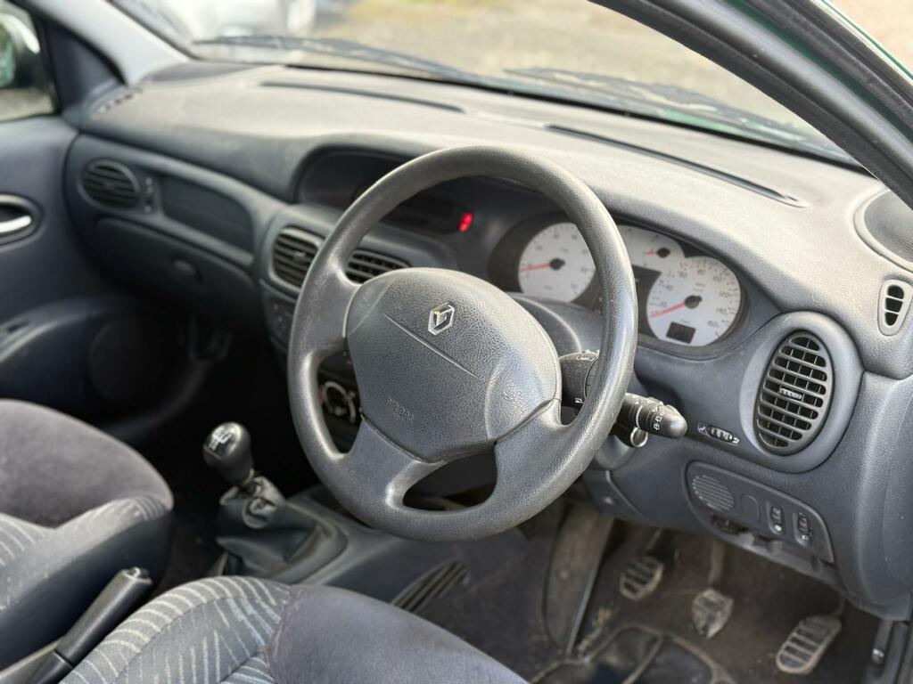 Renault Megane 1.6E 2dr Brown #8