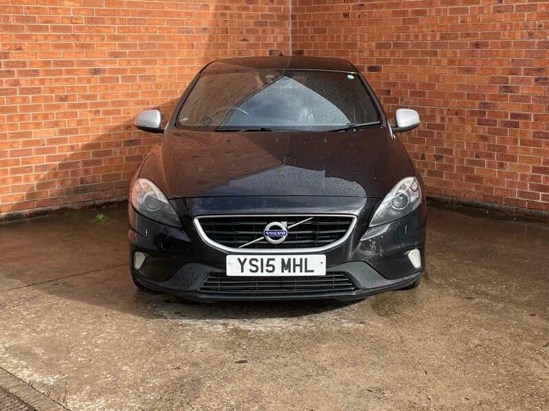 Volvo V40 2.0 D4 R-design Lux Nav Euro 6 Ss YS15MHL Black #2