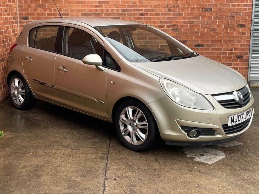 Vauxhall Corsa 1.4I 16V Design Ac MJ07JRU Gold