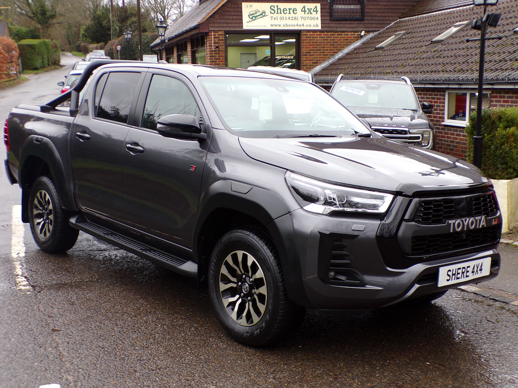Toyota HILUX 2.8 D-4d Gr Sport Pickup Double Cab Aut Grey