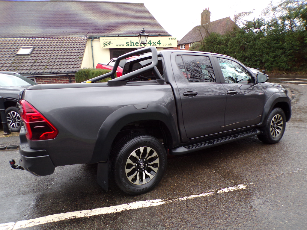 Toyota HILUX 2.8 D-4d Gr Sport Pickup Double Cab Aut ML73LXJ Grey #3
