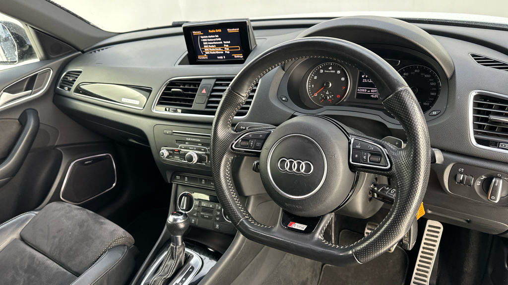Audi Q3 2.0 Tfsi Black Edition Suv S Tronic Qua GH17FMO White #2
