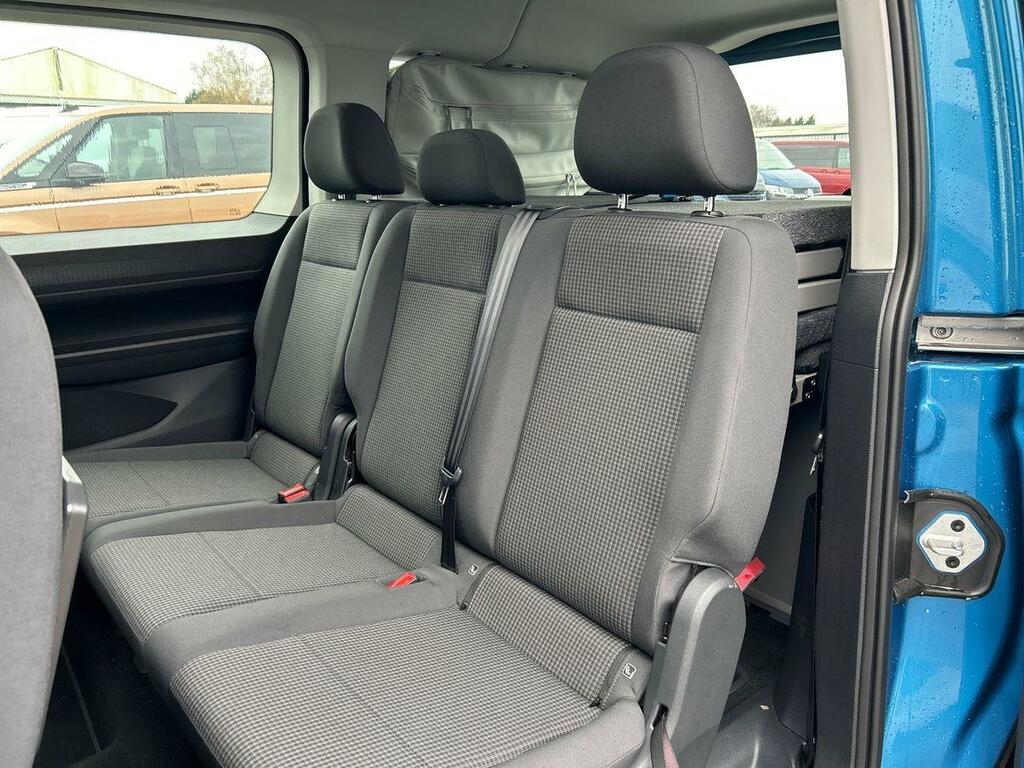 Volkswagen Caddy California Maxi 1.5 Tsi 116 Dsg Red #8