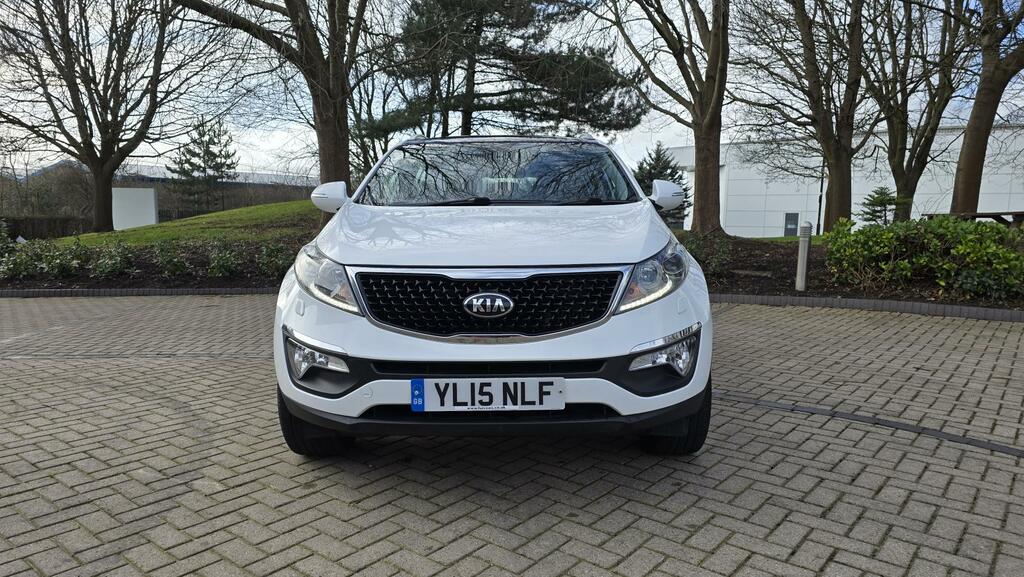 Kia Sportage 1.7 Crdi Ecodynamics 3 Suv 2Wd E YL15NLF White #2