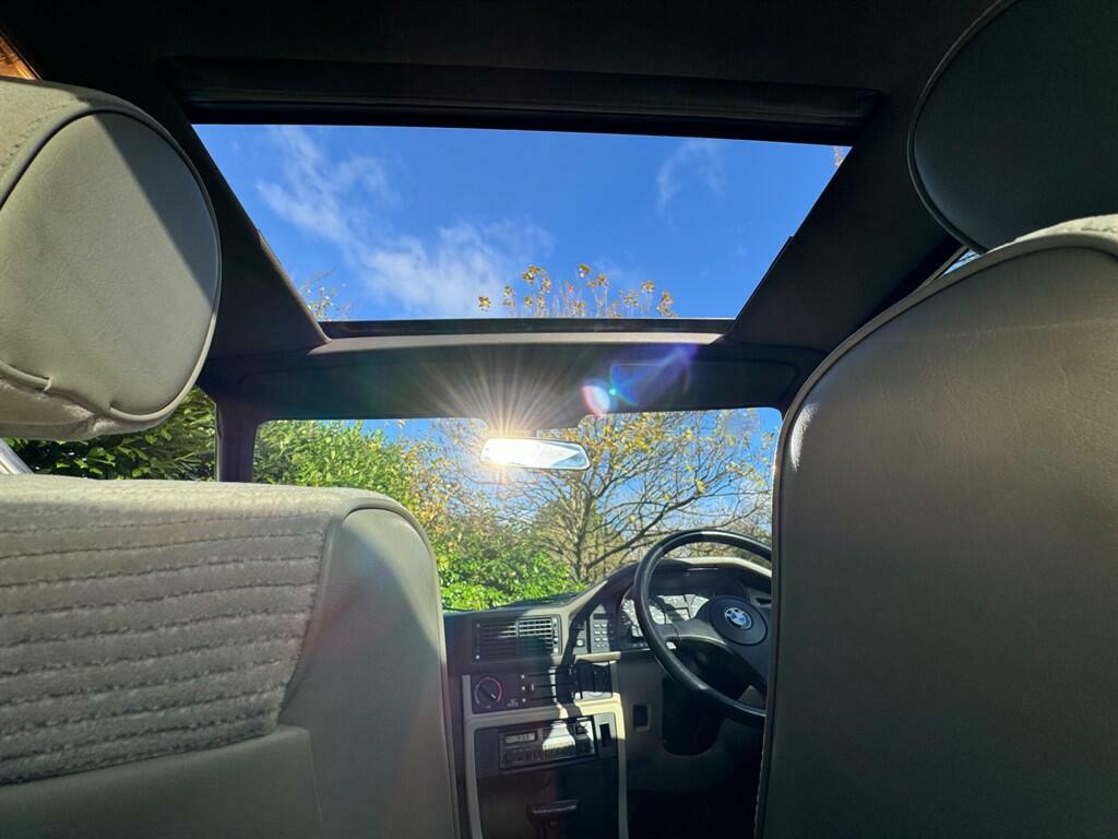 BMW 5 Series 525E Lux Blue #9
