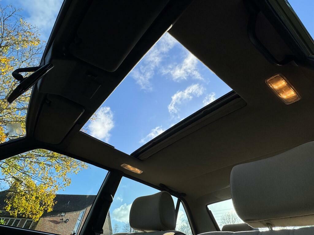 BMW 5 Series 525E Lux Blue #10